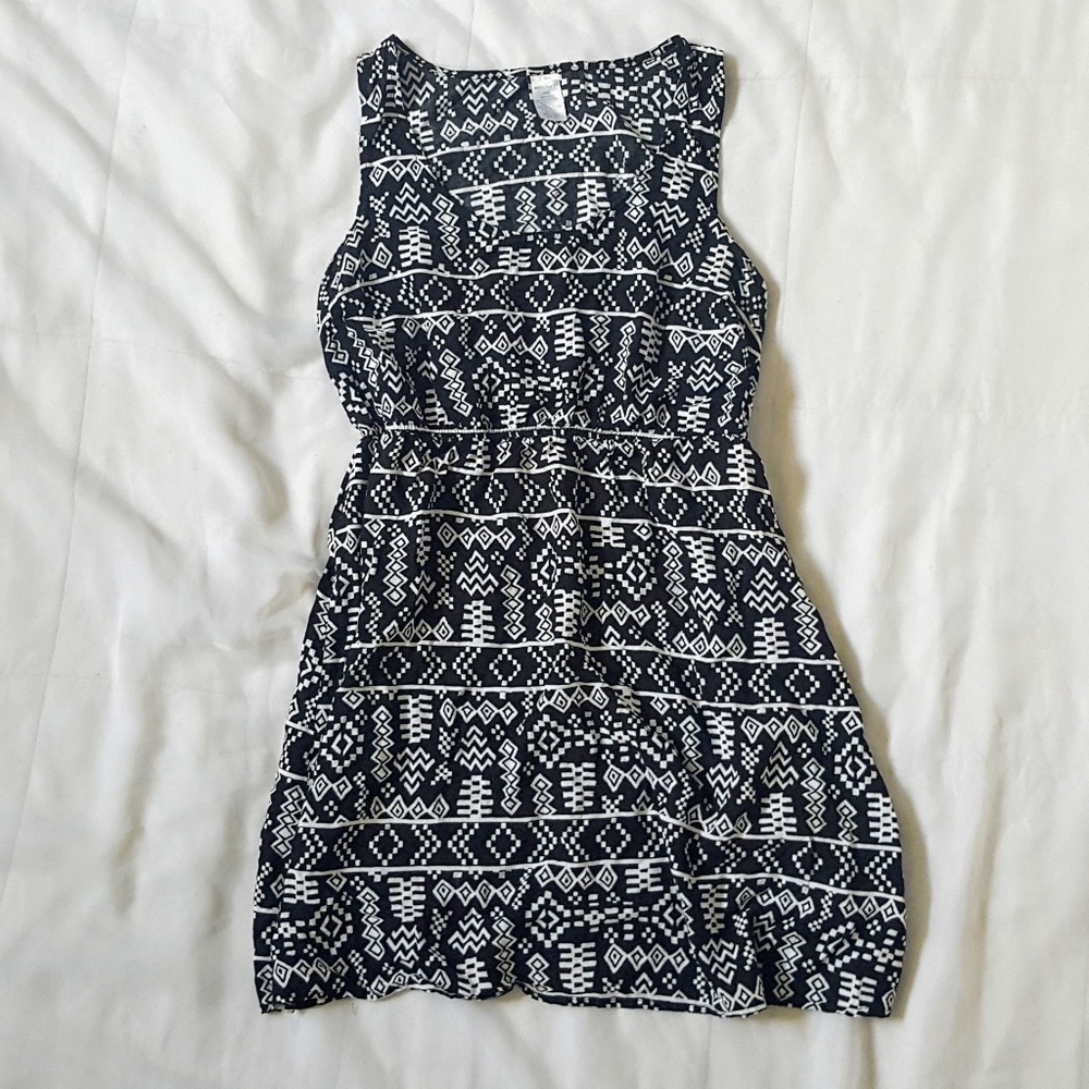 5 for $20🏷West Loop B&W Print Romper Dress
